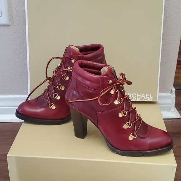 Michael Kors booties - Picture 1 of 9